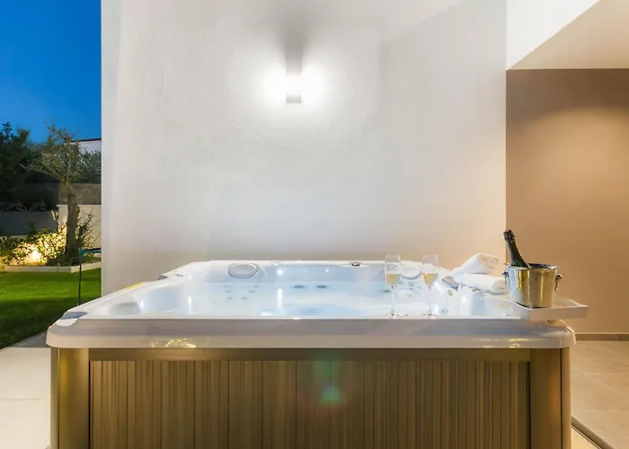 Ferienvilla Lea Magdalena I Mit Whirlpool By Interhome Сasa de vacaciones *