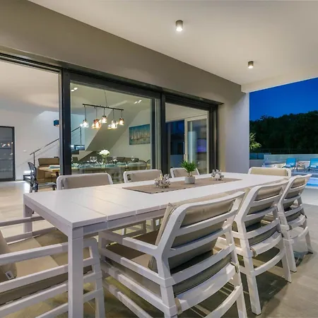 Сasa de vacaciones Ferienvilla Lea Magdalena I Mit Whirlpool By Interhome