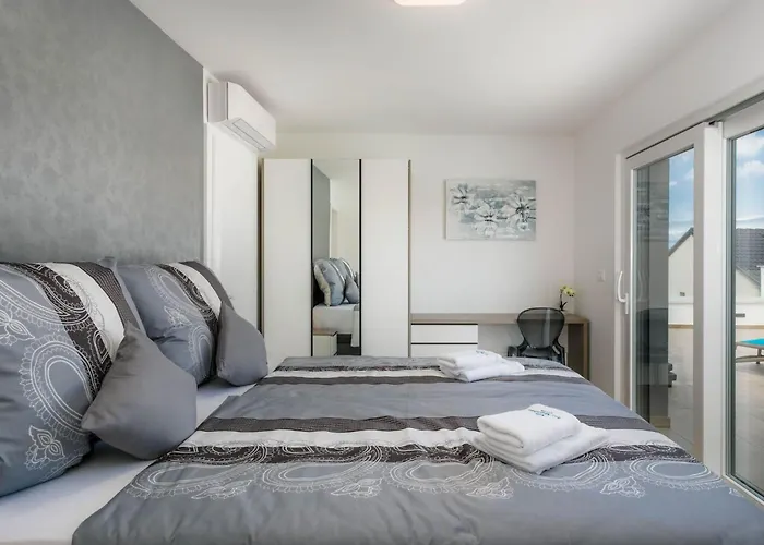 Holiday home Ferienvilla Lea Magdalena I Mit Whirlpool By Interhome Sveti Vid-Miholjice